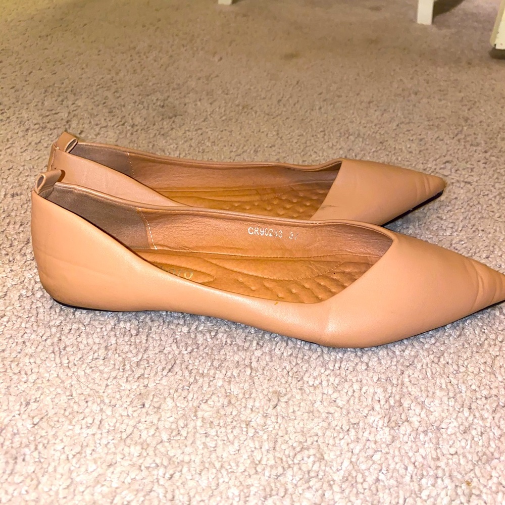 Brand new ballet flat with cushioned sole